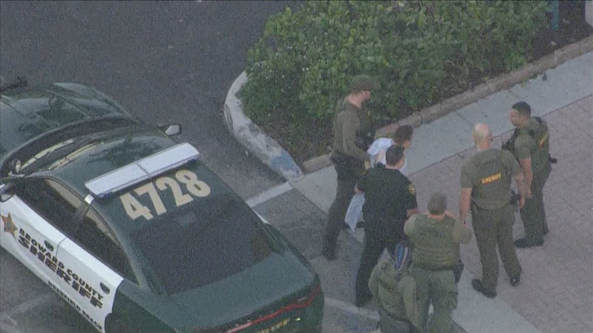 #BREAKING BSO confirms 17 dead in Parkland high school shooting bit.ly/2ClpVJJ?utm_so… https://t.co/kJC50066py