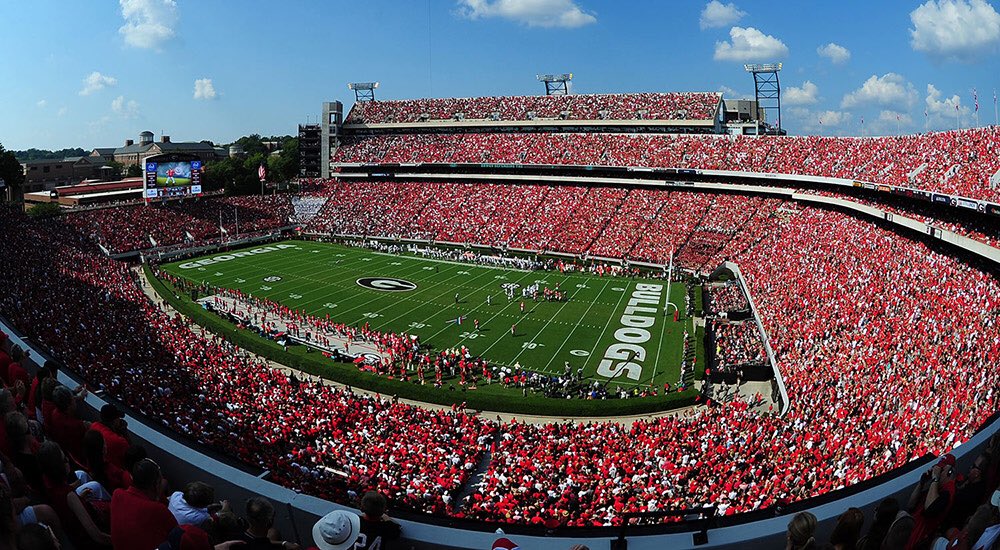 ii_jermaine's tweet photo. I’m very excited and blessed to say that I have received my 4th scholarship offer and 1st SEC offer from The University Georgia‼️🐶🐶 #GoDawgs https://t.co/AnzQMuiv27