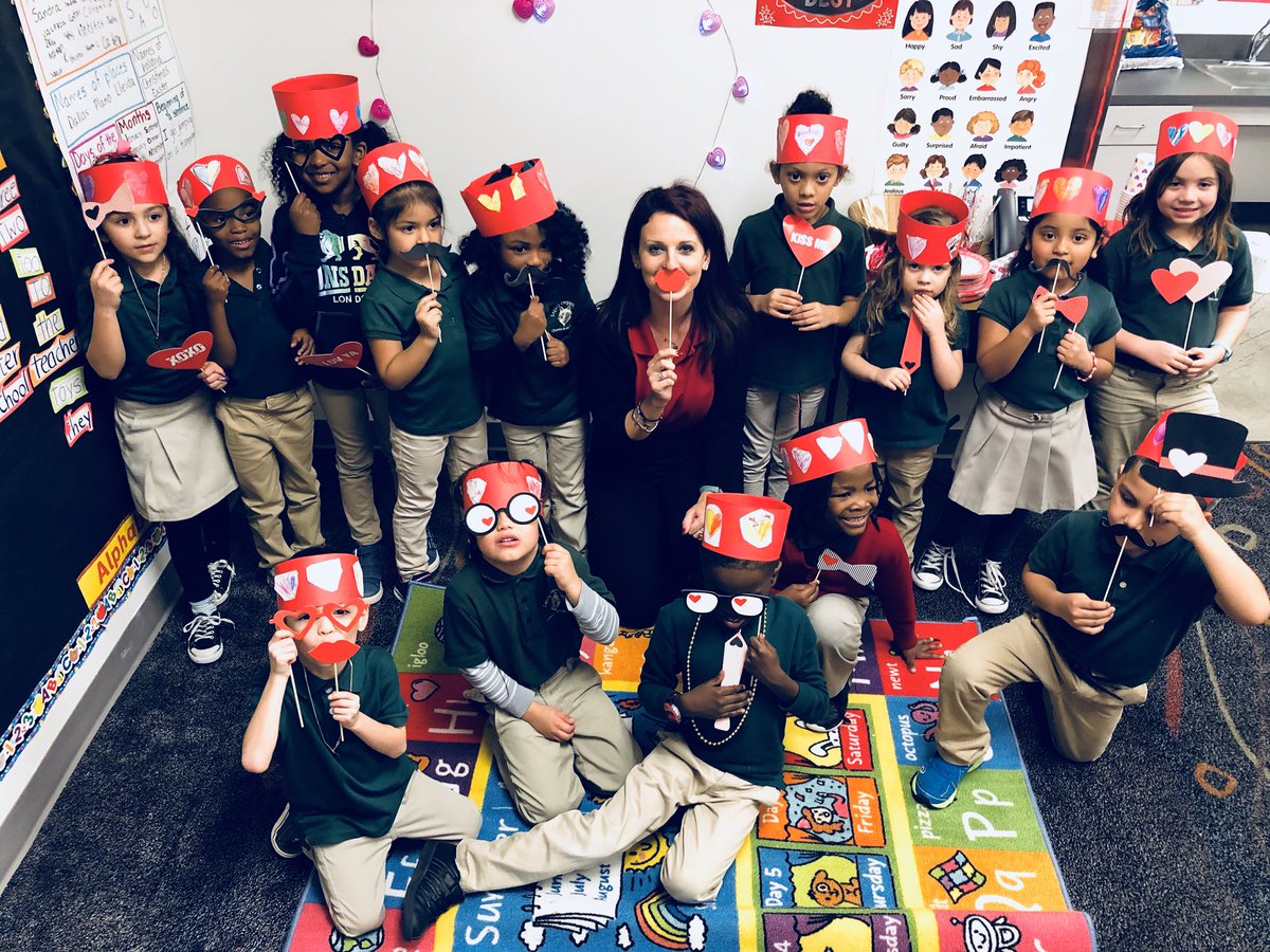 sandrigm3's tweet image. HAPPY VALENTINE’S DAY💞🔝. It’s always a good moment to share love and tell people how important are for us.😃#Kindergarten #Staycommited #bethechange 🐺🇺🇸@LegacyPCADFW