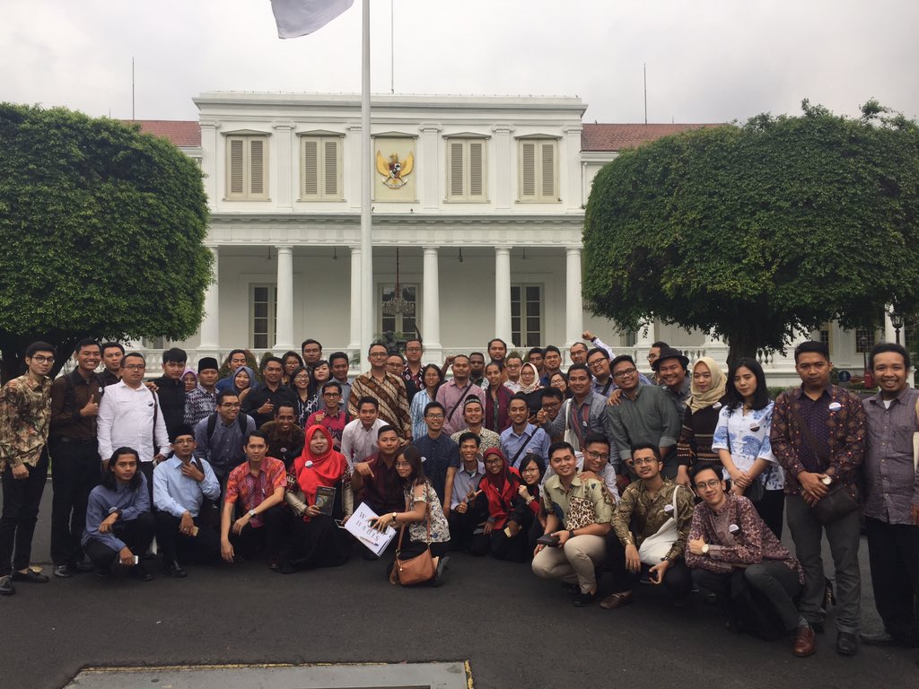 DimasONugroho's tweet photo. Menurutku, republik hari ini semangatnya harus dimudakan! #mudakanindonesia #kaderbangsafellowshipprogram #anakmuda #milenial https://t.co/nCpR8LXcRs