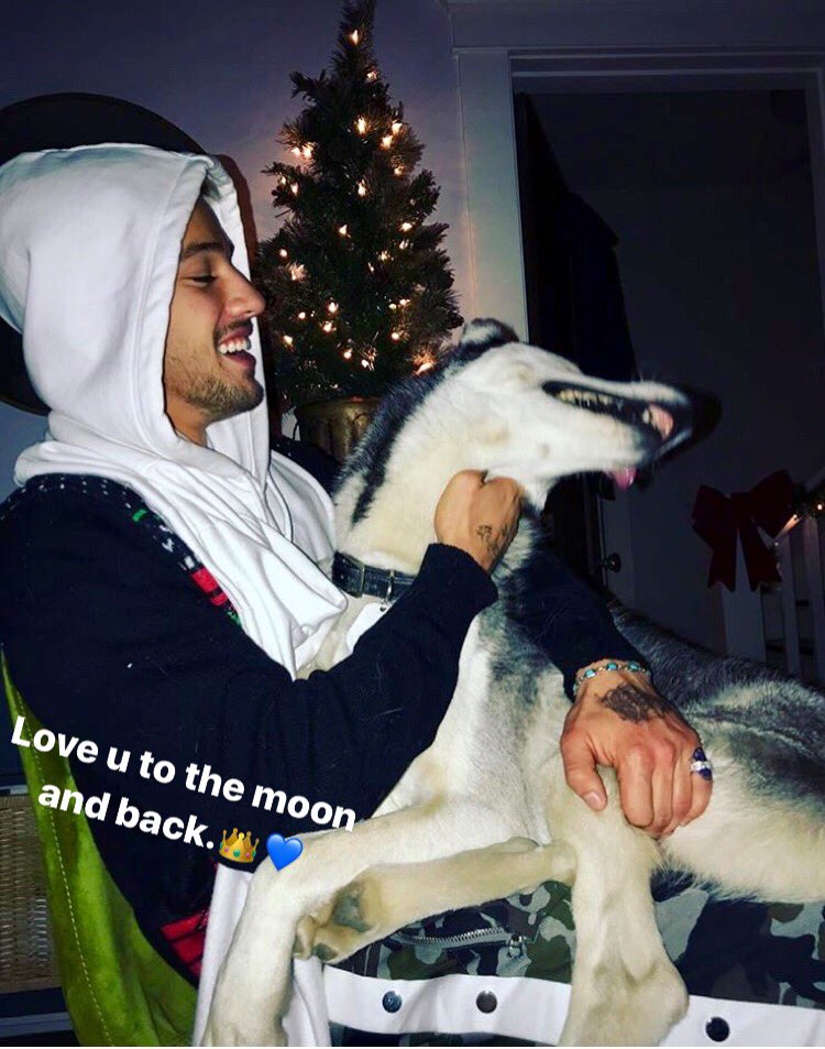 tabezejmenna's tweet photo. There is almost 1:01 am and i wish u the best Cam #CameronBecause @camerondallas and i hope u enjoyed Valentyne’ s Day💙🍀 https://t.co/XhG4DXtRJu