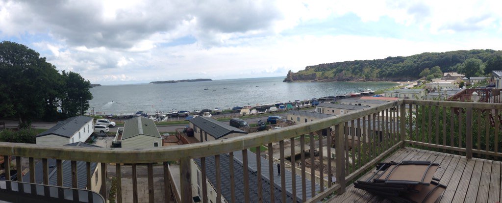 6 berth pet friendly caravan available for #ironmanwales available at Lydstep Beach £350