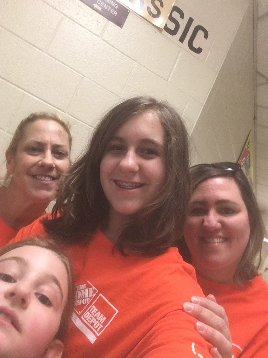 Giving back to the community at Blessings in a backpack! #team depot <a href="/GuarinoSarah/">Utica United 2708</a> <a href="/DaxHofmann/">Dax Hofmann</a>
