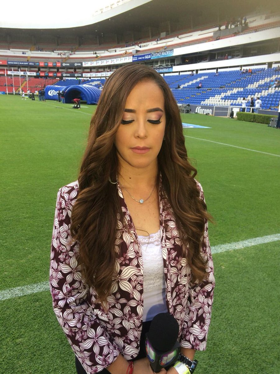 chapis_herrera's tweet photo. Con el corazón 💔 pero con toda la actitud para seguir adelante...hoy toca trabajar con un crack @pavonplummer #ElShowDebeContinuar 🐔vs🐐 #J7 #Clau2018 🙏😔❤️ https://t.co/MI2hBb0v89