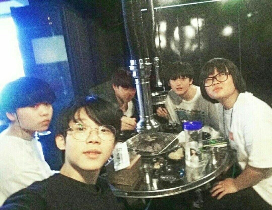 OGZPhils's tweet photo. [📷] — #ACHILLO drinking Coca-Cola with his friends

“ #먹고 콜라 마시고 #친구들이랑 ㅋㅋ” 

© A_CHILLO
#ACHILLO #OGSCHOOL_PROJECT https://t.co/Oj9REEzJ9S