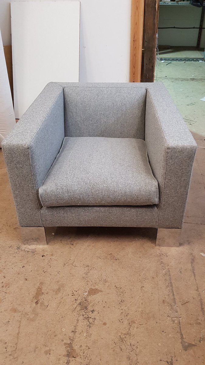 misterik's tweet photo. A "Suitcase" chair by Minotti,  lovingly re-covered and looking very stylish. It's hip to be square, as Huey Lewis rightly said. https://t.co/j1yKioc6bM
