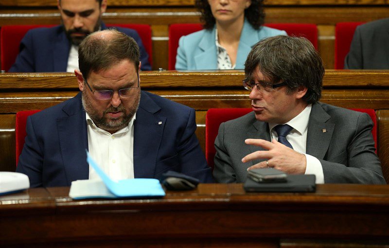 ClubForexSpain's tweet photo. #forex #economia La Guardia Civil acredita que la Generalitat gastó 1,5 millones en el referéndum y desmiente los informes del Govern https://t.co/2yhnA3BEVc #forexspain #ahorro https://t.co/eXw8QITPOk