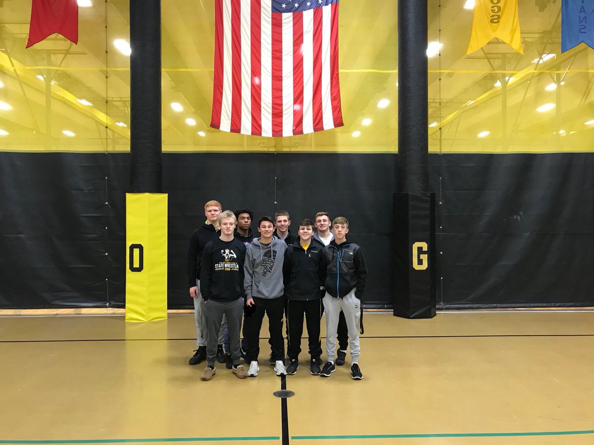 BettAthletic's tweet image. Good luck to The Bulldog Wrestlers as they head out for Des Moines and the State Tournament.  #bringhomesomehardware #letsgoDogs #bettpride