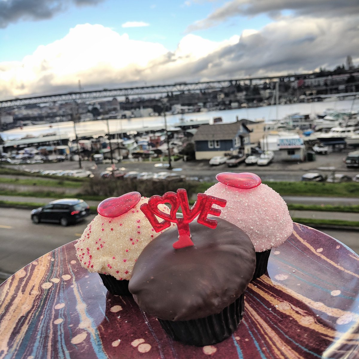 Craft Elixirs, we give the world two things; ganja, and Love 
Happy Valentine's day everyone! 
___________________________________
#craft #craftelixirs #i502 #valentinesday #love #valentines #cupcakes #cupcakeroyale #cannabis #edible #ediblecommunities #420 #thc #seattle #Yum