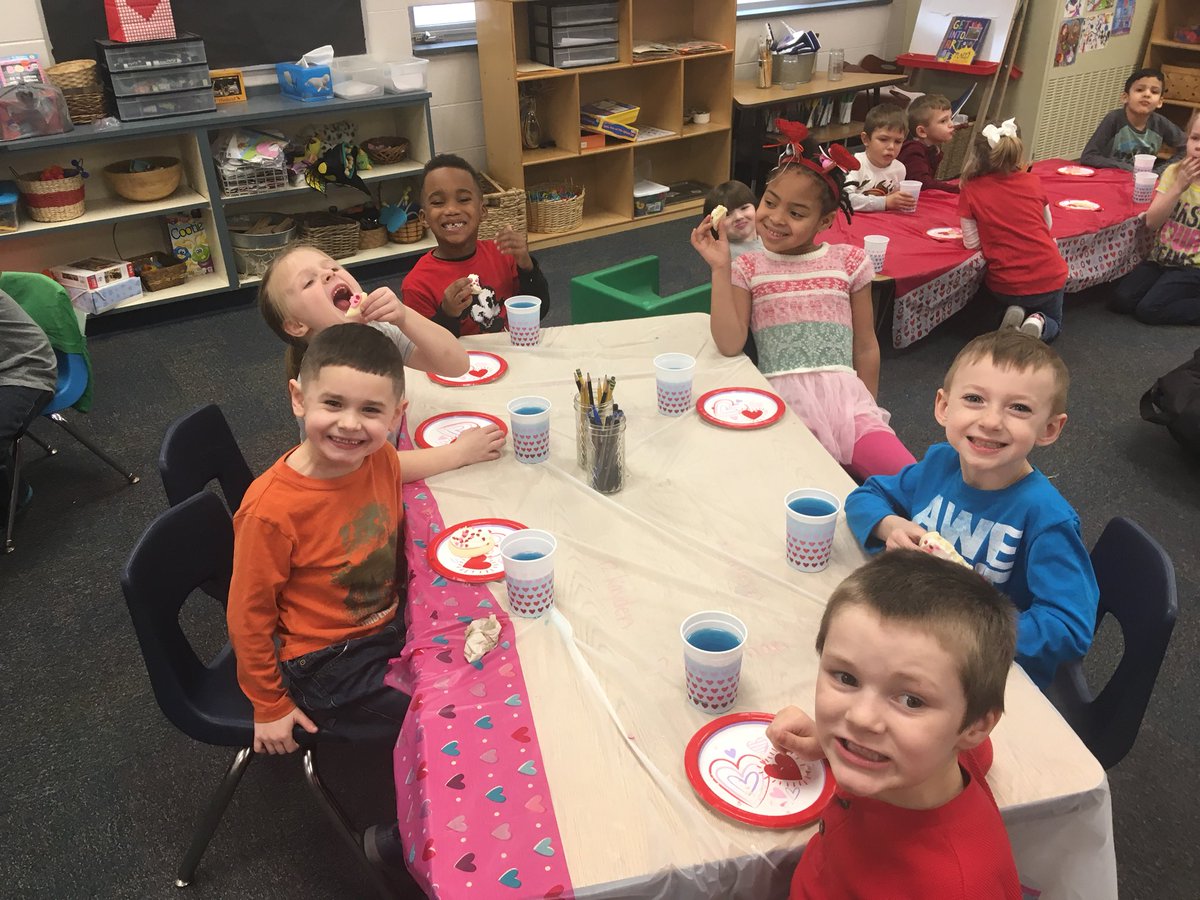 GabriellePurdy1's tweet photo. Love you kiddos to pieces! Happy Valentines Day! @indyprincipal #DecaturProud #LibertyHawks https://t.co/XUBsFHWQX9