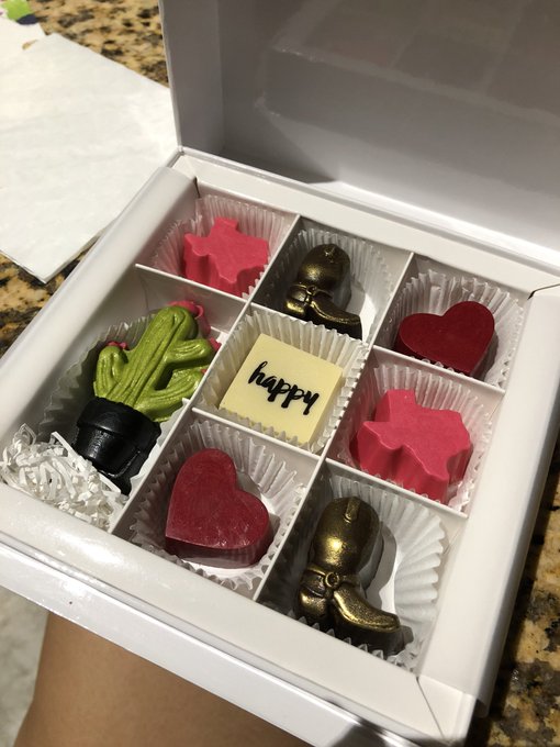 The sweetest Texantine. I’m so good to myself ☺️ #HappyValentinesDay https://t.co/fX35398eg3