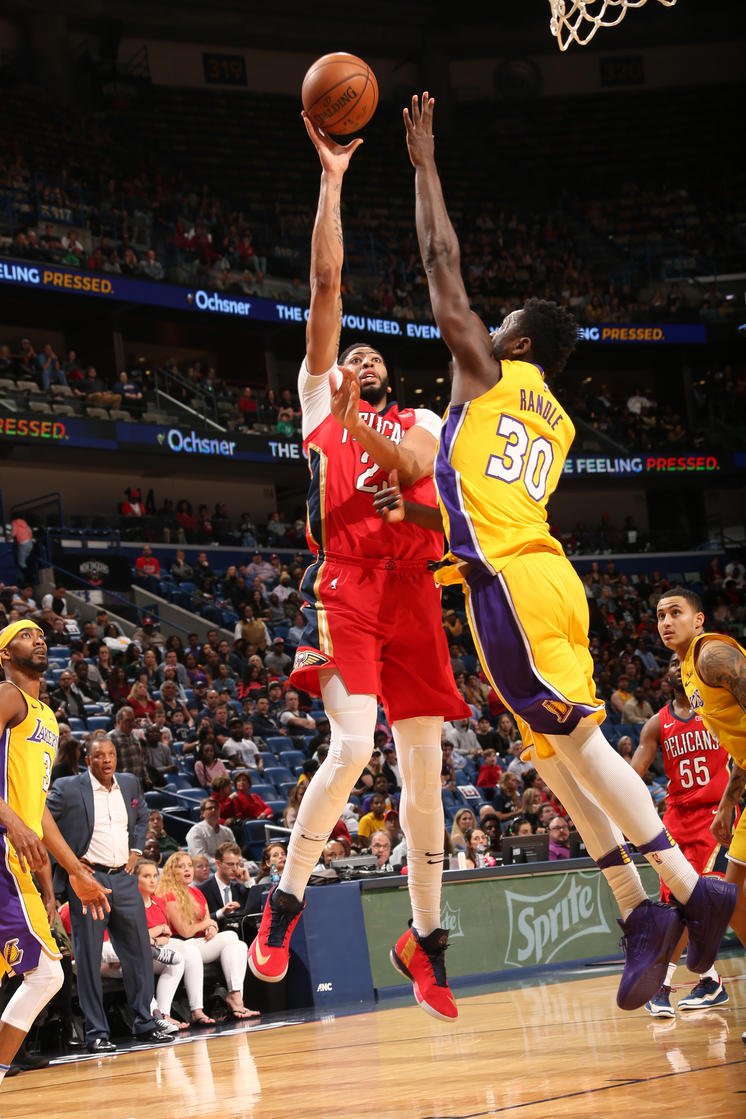 Photos from tonight's W.  📸: on.nba.com/2F3dm8K  #DoItBig https://t.co/QBMaHjV8Qn