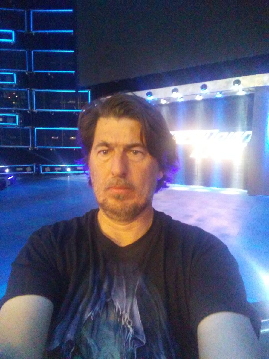 40finis's tweet photo. At wwe smackdown live in Bakersfield. https://t.co/i5JqwFz64y