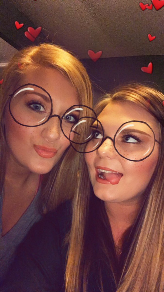 hannahlwatts's tweet photo. even tho we both got bf’s she’s still my valentine🤪💓 #twitterlesshaley https://t.co/g2rXVblGyq