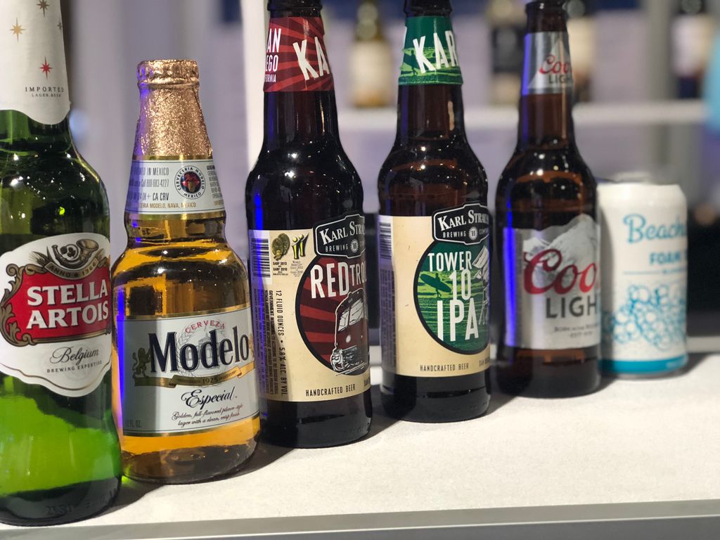 LightspaceCA's tweet photo. Grab a glass of wine or beer on us, you deserve it! Our Light the Night reception begins now. #SILUSA #TheLEDShow #lightspaceCA https://t.co/4m5dYLrbry