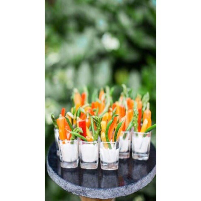 CxRA_nyc's tweet photo. All of the nice without the naughty!🥕🥦
Seasonal Vegetable Crudité with Gorgonzola Dip 
Photo: @dolaphoto #fresh #local #healthy https://t.co/nDs73j414p