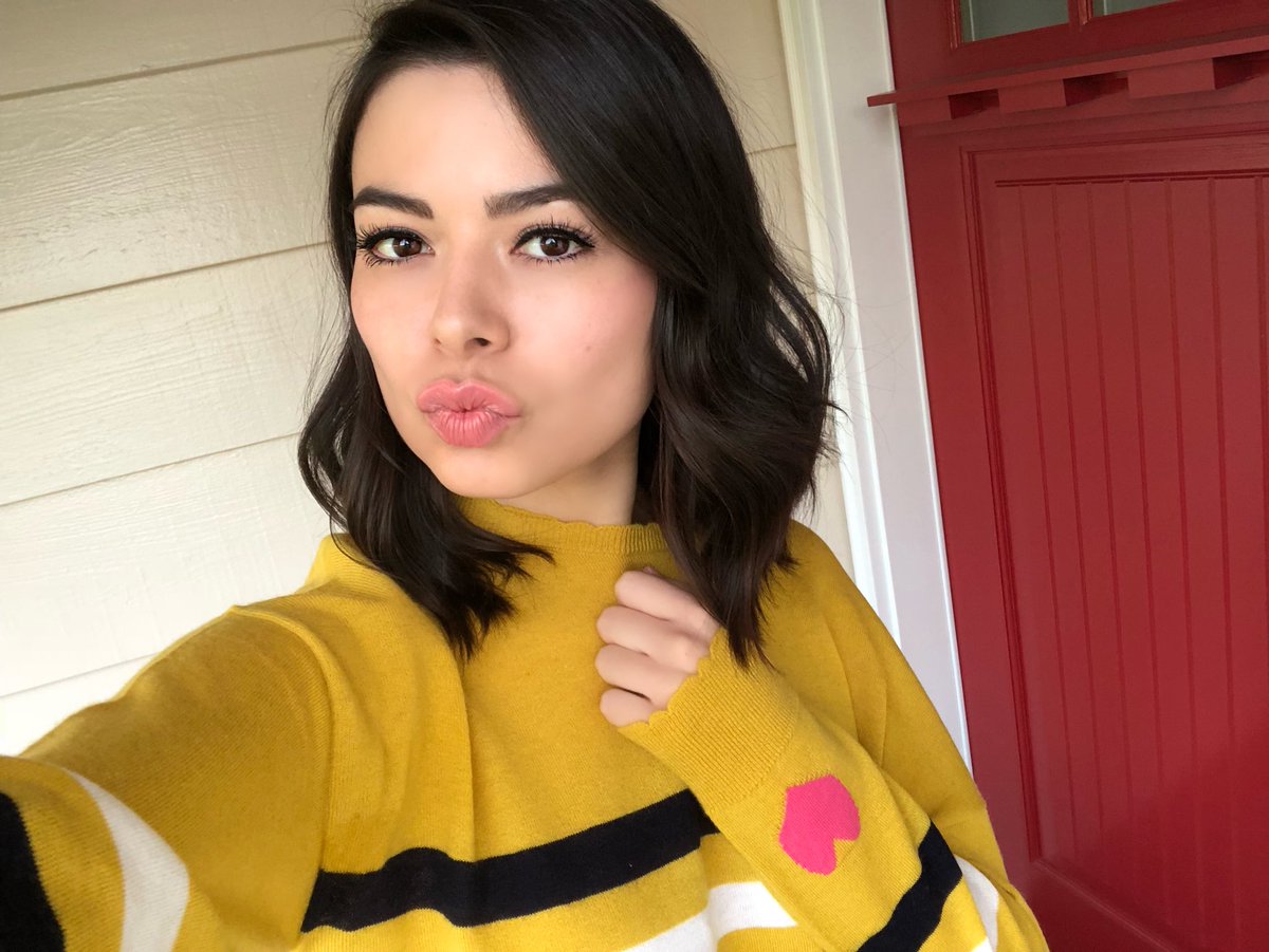 Cosgrove snapchat miranda Miranda Cosgrove