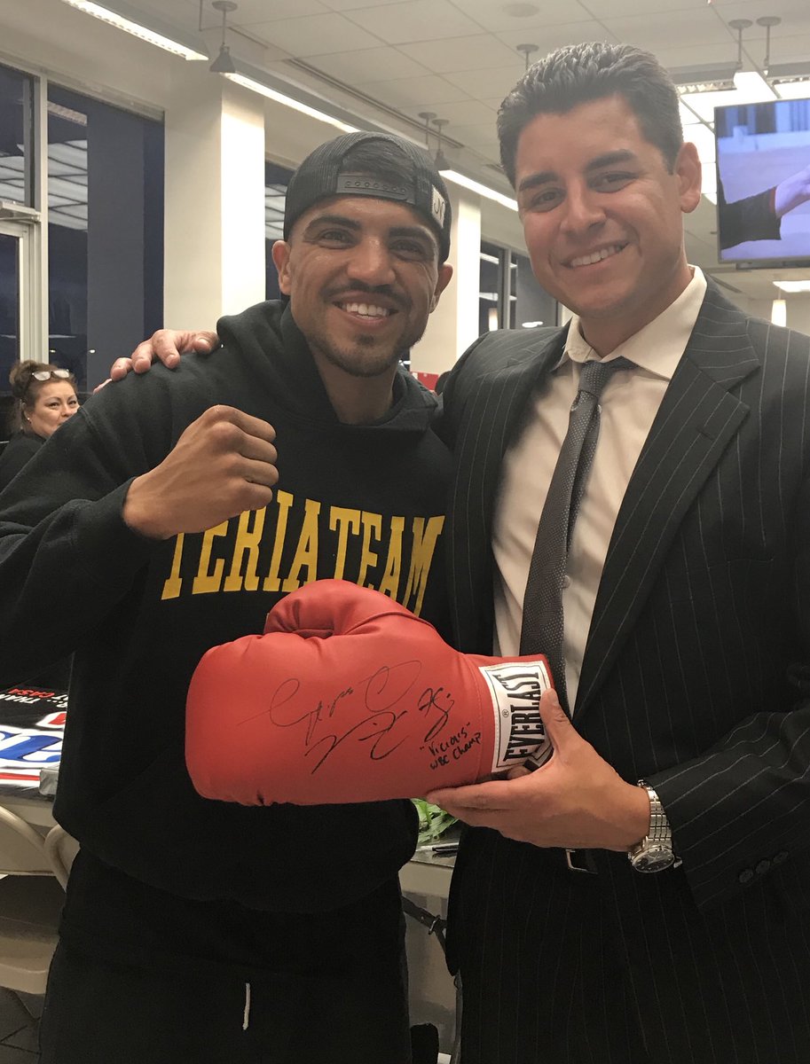 ArmyAutoLoan's tweet photo. Thank you Victor Ortiz for all your support. 🥊 https://t.co/1VmgRnrgJk