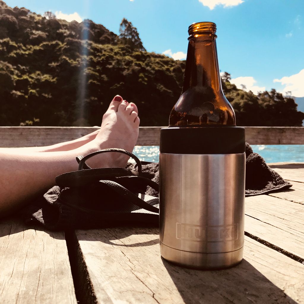 HUSKIcooler's tweet photo. Sitting on the dock of the bay 🎶 #huski #coldbeer https://t.co/IUg6s7fDxK