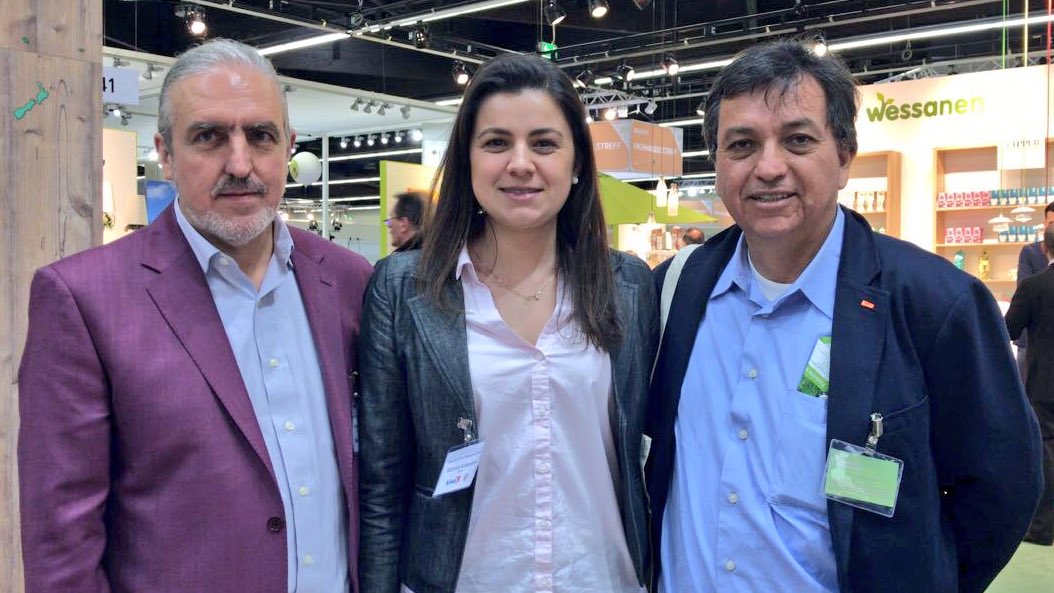 En nuestro stand de la <a href="/BioFachVivaness/">BIOFACH VIVANESS</a> recibimos la visita  de Rene Piamonte experto en producción biodinámica