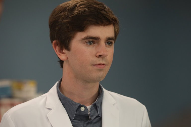  Happy Birthday to the amazing incredible awesome fantastic wonderful Freddie Highmore 