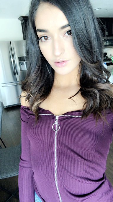 Happy Valentine&rsquo;s Day y&rsquo;all 💋💕🌸Hope it&rsquo;s a sexy one 😏💋 https://t.co/YZCtw8O9He