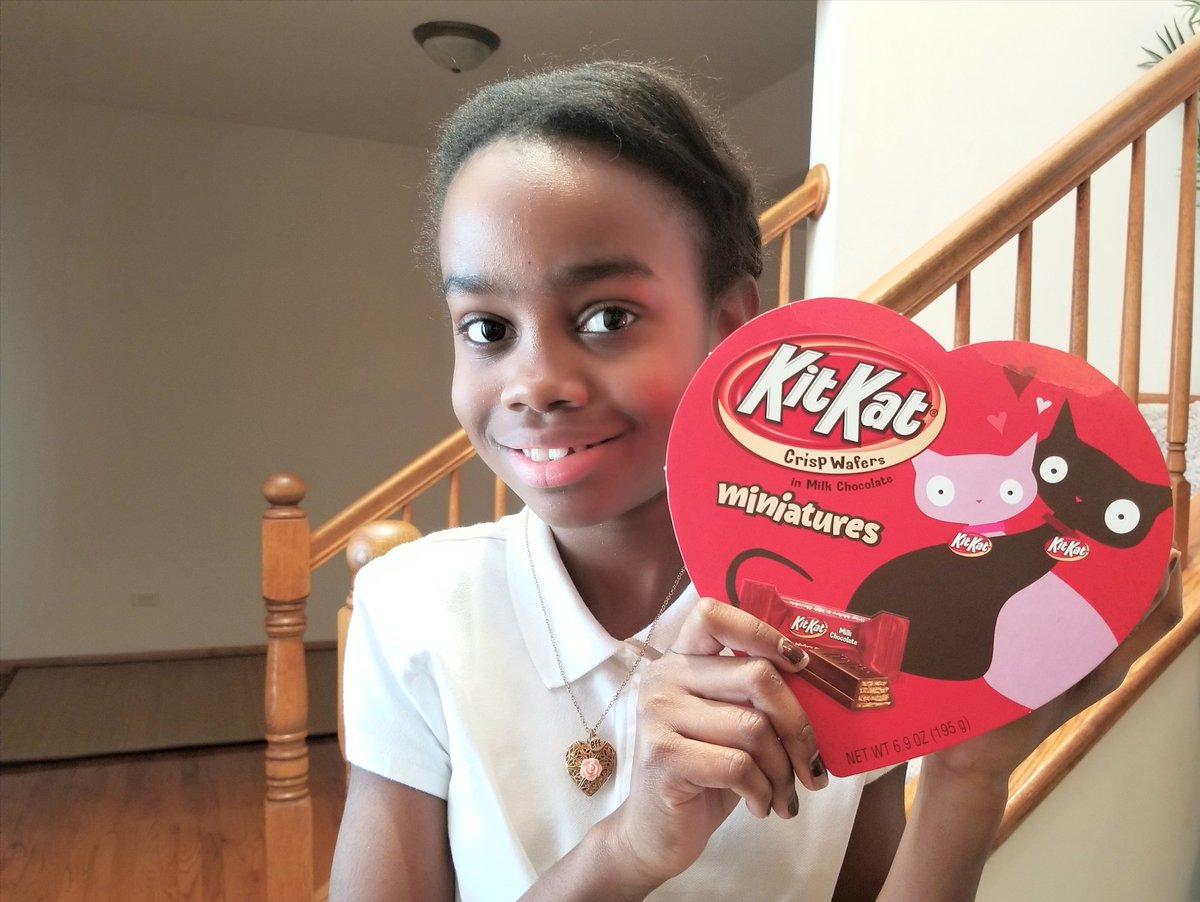 KimsaScience's tweet image. I *LOVE* @KITKAT almost as much as I *LOVE* science... almost. Happy Valentine's Day from @KimsaScience -M.