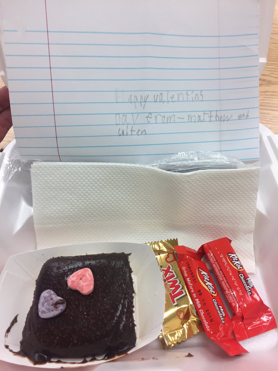 Lauren_L_Blake's tweet photo. My youngest & a friend bought me a special treat from the lunchroom today! ❤️#MESkind https://t.co/h5iDypYIUz