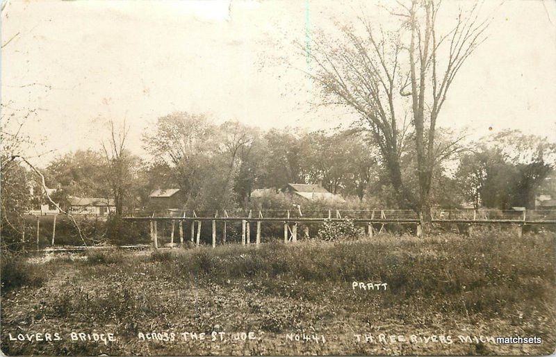 MichiganHist's tweet photo. Lovers Bridge Across The St Joe, Three Rivers - ca. 1910 (ebay)
#ThreeRiversMI https://t.co/m6jtFFZlTb