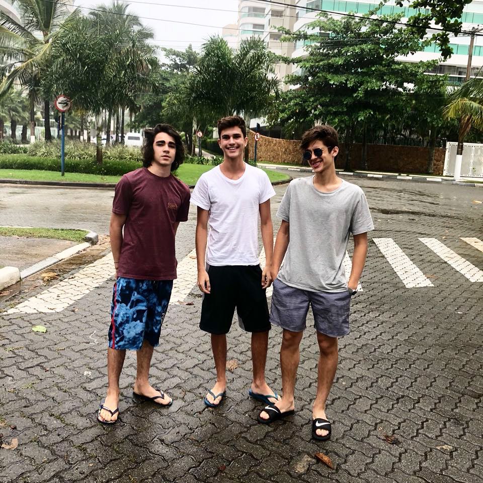 OffJoaogui321's tweet photo. o tempo não ajuda muito, mas a gente se ajuda mlk 🔥 https://t.co/5ZKzxWNKLI