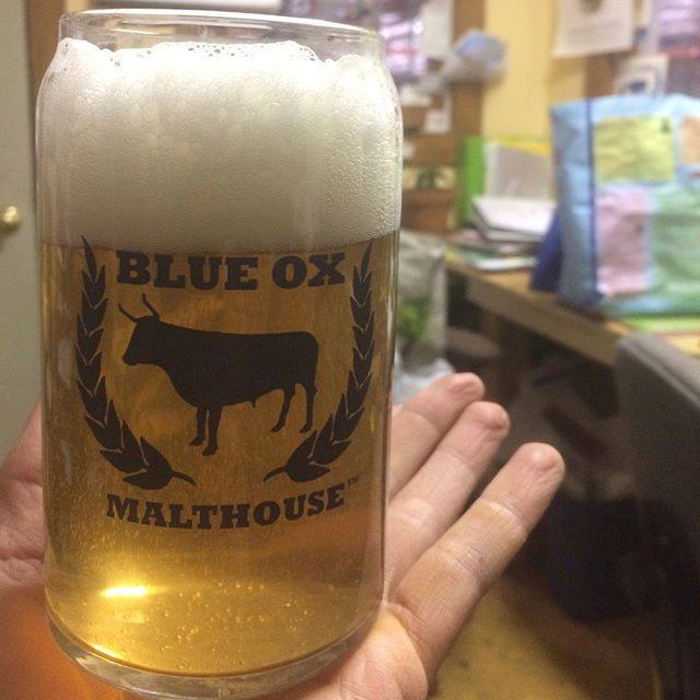 Blueoxmalthouse's tweet image. Sometimes Homebrewers make the best brews! Thanks to Jerry LeClaire for this gem 100% Blue Ox Pale Ale with Cascade and Citra hops. . . . #Homebrew #LocalMalt #Beerstagram #RootedInMaine #farmtoglass ift.tt/2F3298c ift.tt/2smeSi9