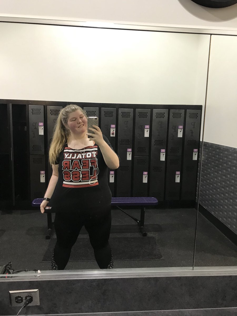 jvIias's tweet photo. 🚨New Post🚨
Today’s workout is brought to you by @BellaTwins! #fearlesslyfit #totallyfearless
https://t.co/i3CxAix3S3 https://t.co/0RnBdSVFN1