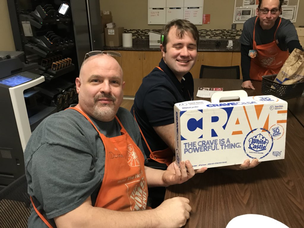 BFitzgerald1231's tweet photo. Valentines Day Same Page Late Night with White Castles and the MWs finest freight team at 2762!!!  #sliders #longlongnight #E2Erocks @JulieGiattino @HouleHeather @2762 https://t.co/uopVcDbpuE