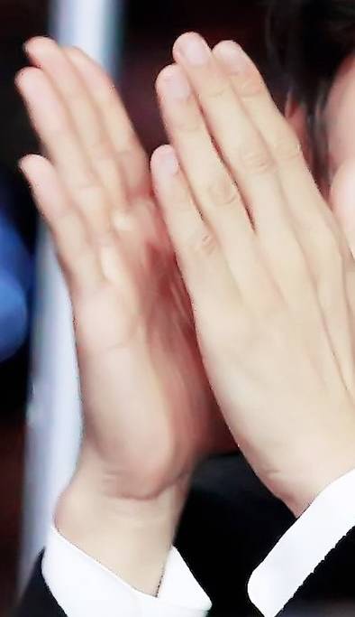 exos_hoes tweet picture