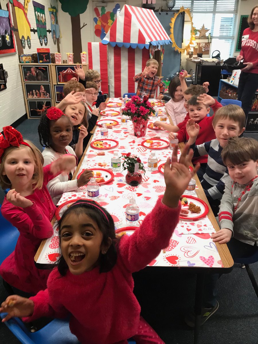 kellysmithtk's tweet photo. Happy Valentine’s Day from TK!! https://t.co/jNzA8Lf3xV