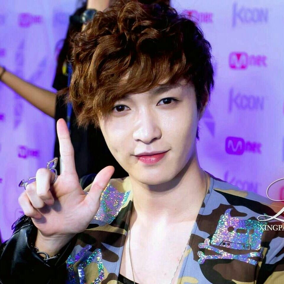 exos_hoes tweet picture