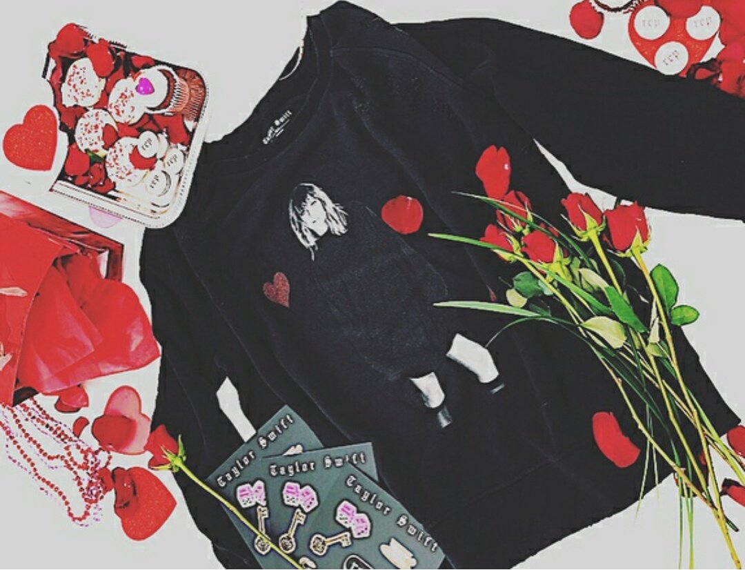 CleoCupshop_'s tweet photo. 🎉 VALENTINE'S DAY PACKAGES
~ 18TH February at 11.59 PM
😆😍😘 สนใจกันมั้ยอ่าา 😆😍😘
@ThaiSwifties @SwiftiesTH
Plz RT Thanks
#TaylorSwiftNOW #TaylorSwift
#TaylorSwiftTH https://t.co/itOE8CRuol