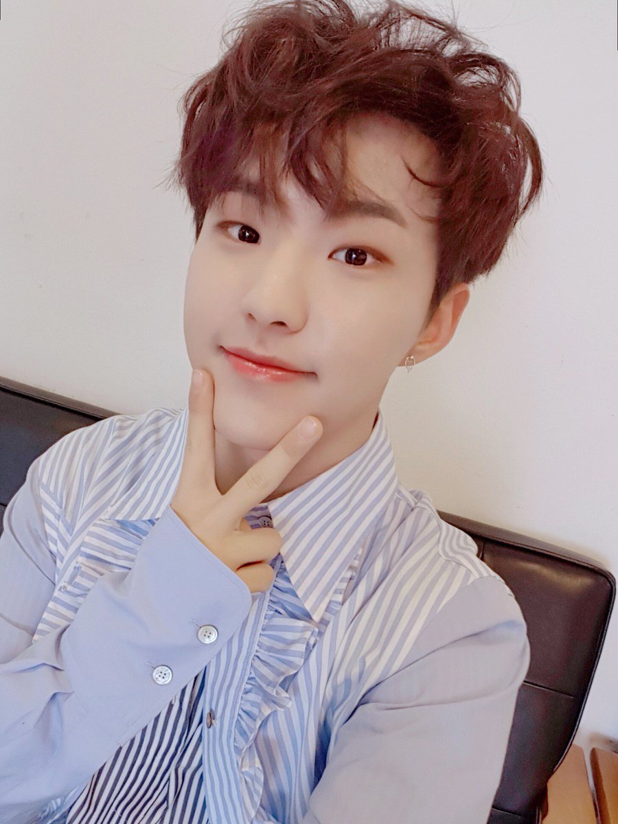 Svtn_17hoshi's tweet photo. SEVENTEEN 💎 CARAT
#해피캐럿데이 #HAPPY_CARAT_DAY 
@Leader17Scoups @svtn_joshua @Maknae17Dino https://t.co/XXPtM2QvDF