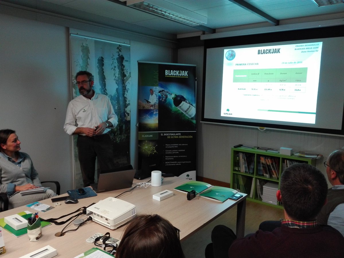 pfernandez1975's tweet photo. 📷📷 Presentación Catalogo @Sipcam_es Nutrientes y Bioestimulantes en frutales de hueso y pepita en Lleida con nuestro distribuidor PhytoLleida  #Efficient #Blackjak #Perfectose #LiquiKexpress #StiloHydro #TonofolMG 🍏🍎🍐🍑💪💪 https://t.co/cfg4wDFlin