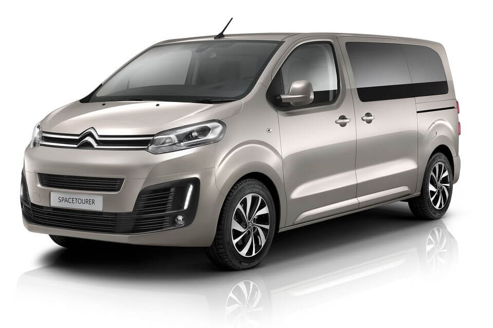 ひわいさん デザインが優れているかどうかの基準は難しいですね アルファード ヴェルファイアのデザイン も ユーザーからすれば 優れたデザイン なわけですし 例えばですが 日本ではマニアに好かれてるプジョーのデザインも イギリスでは 醜悪 っ