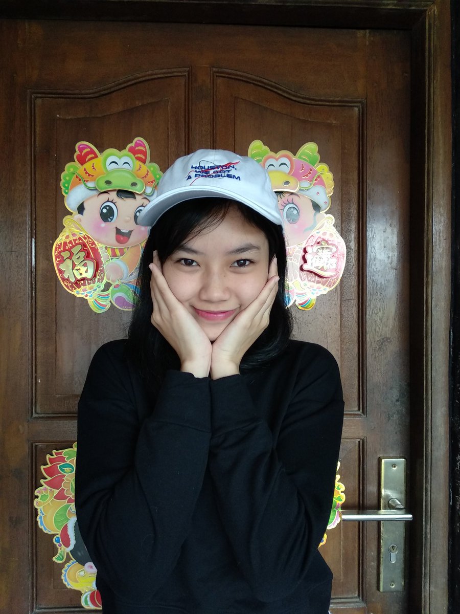 N_Reuploadtweet's tweet photo. Gabryela_JKT48 : haaaai nanti malem mau kumpul keluargaa malem imlek hari inii uwuwuwu kalian gi apa ni https://t.co/2TcCdwmSlf