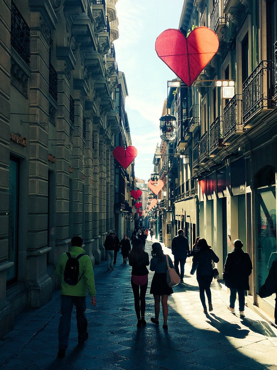 ¿Qué habéis hecho vosotros en #sanvalentin? Nosotros hemos ido hasta a #Granada para comprobar cuánto ❤️ hay en sus calles...