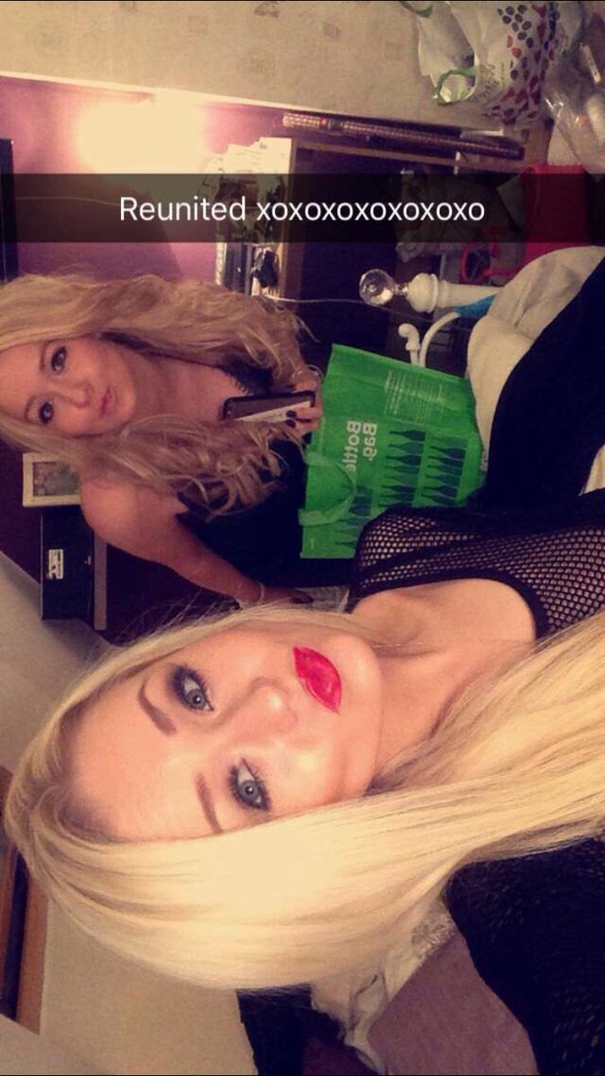 JordanSivell's tweet photo. Happy birthday sexy lady, I hope you have the best day! See you soon @EllieBov lots of love😍🎁💃🏼🌟👯🎉 https://t.co/sm3ATqYfrM
