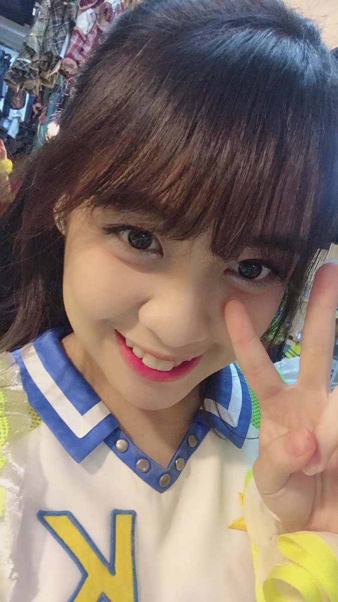 N_Reuploadtweet's tweet photo. R_AninJKT48 : siaaaaang! masih hujan ya😅😂 https://t.co/Uu8fmQQDiK