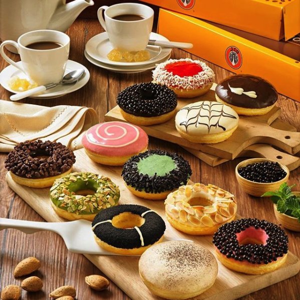 JcoHongkong's tweet photo. J. CO will operate as usual in Chinese New Year Holiday on 16th - 19th Feb, 2018
Opening hours:11:00am – 7:00pm
#jcodonutshk #jcodonutsandcoffee #newyearfood #cny #cafe #donut https://t.co/3ShEWtetv6