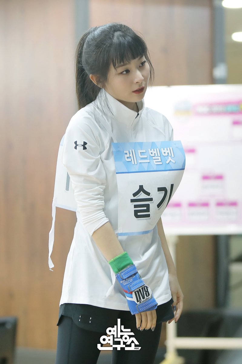 MBC_entertain's tweet photo. 한 번 내기를 해볼까 레벨 경기 퍼펙트 게임이라고~💛💚
#2018아육대 #아육대 #볼링 #레드벨벳 @RVsmtown 
잠시 후 5시 10분 1,2부 본방사수! https://t.co/m2lC58AnXQ