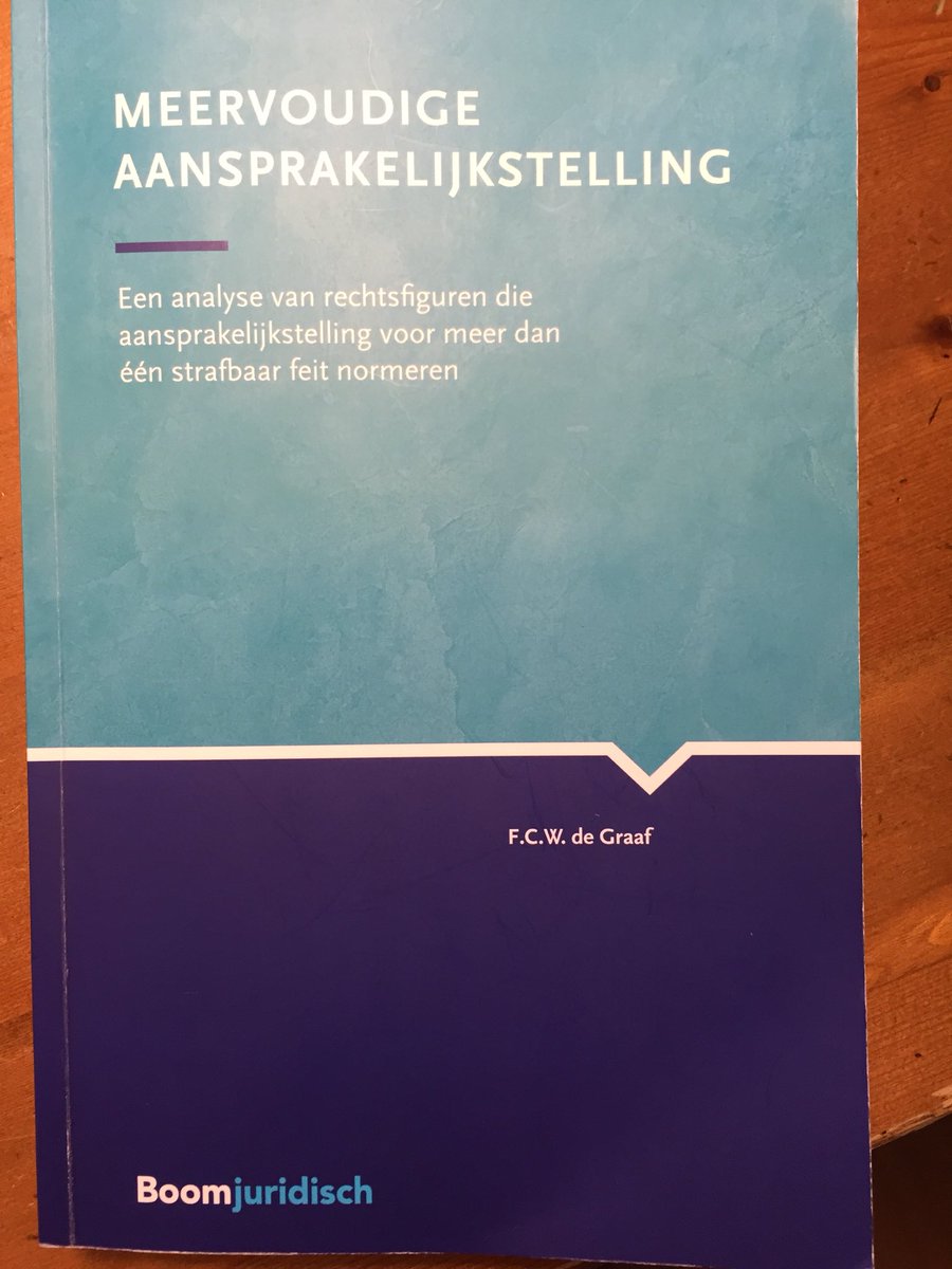 Vandaag promoveert onze schoondochter. Zo trots. 🍀