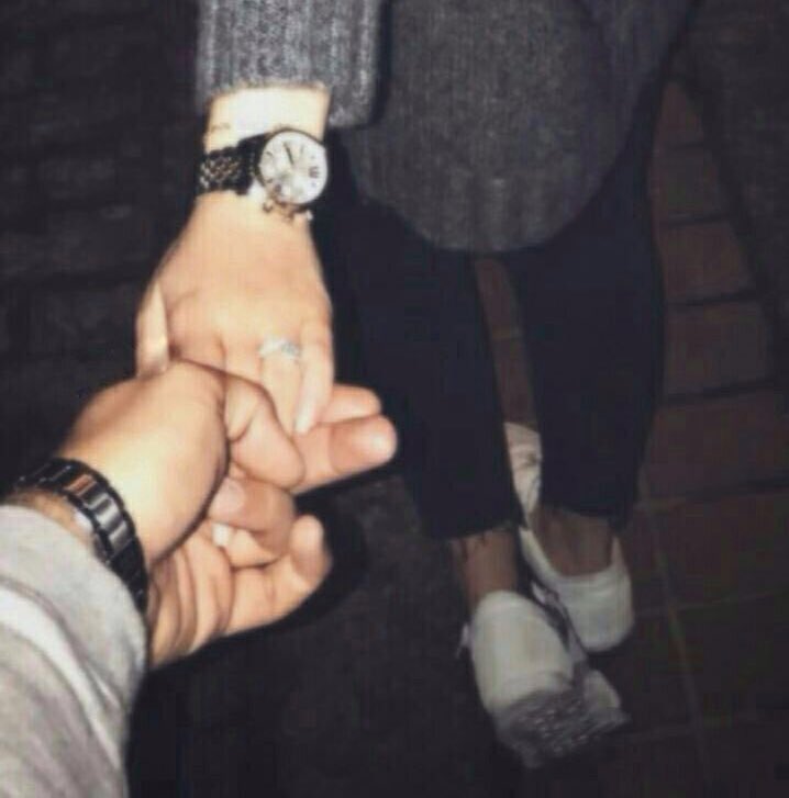 iq_vu's tweet photo. • ههآ يدربونةهَ عشگنةهَ ؛  
• ههواي طبولج غُغـرب ؛ 🚶🏻💔 https://t.co/b29FFd7AHw
