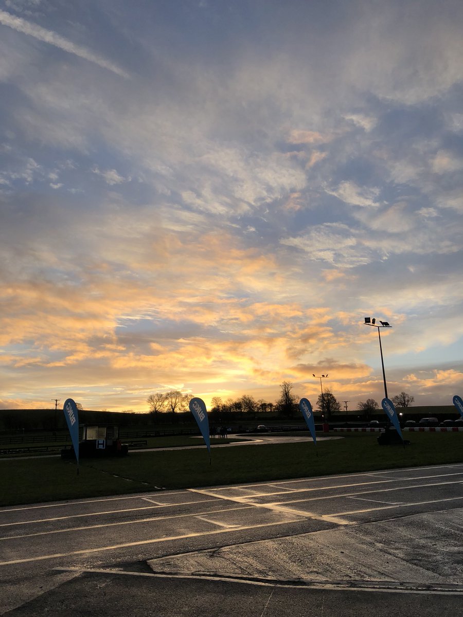 MotorClubCGCU's tweet photo. Hawaii Sunset (USA) 😍 https://t.co/yQL7W1dMl1
