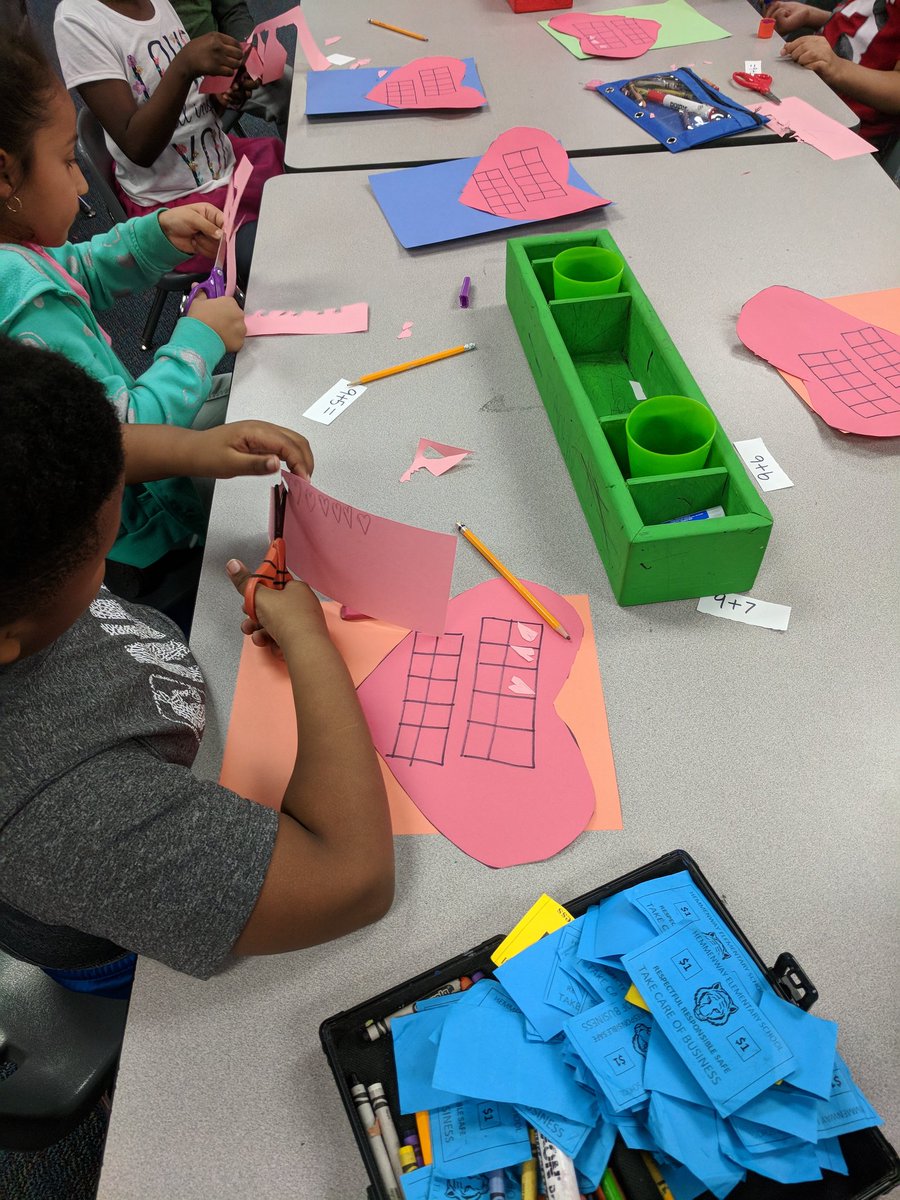 MrsGusewelle's tweet photo. Valentine math today. We used hearts and ten frames to practice our making 10 strategy. #hemmenway #TigersRoar https://t.co/7YQBUZejhF